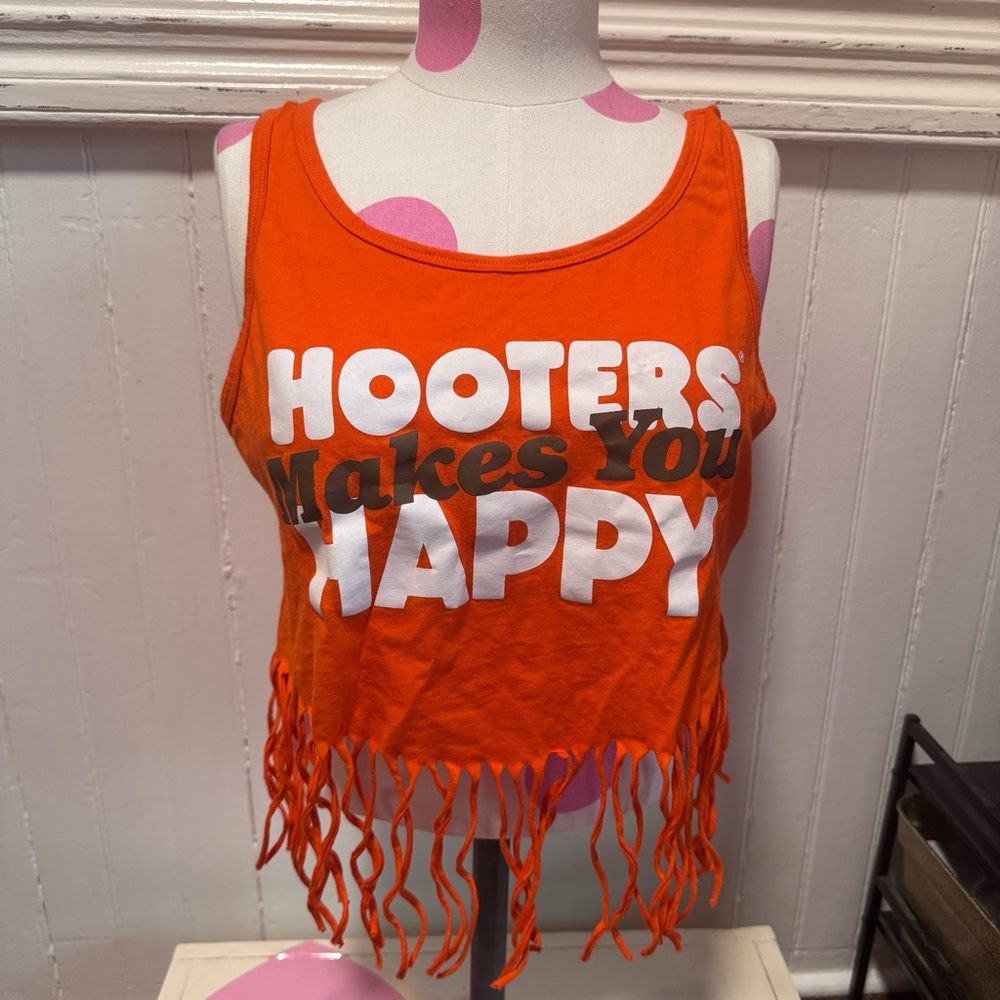 "Hooters Makes You Happy" Hooters Crop Top XL